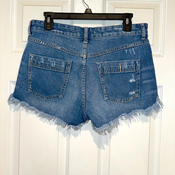 Free People denim shorts. Size 28 - Picture 2 of 4